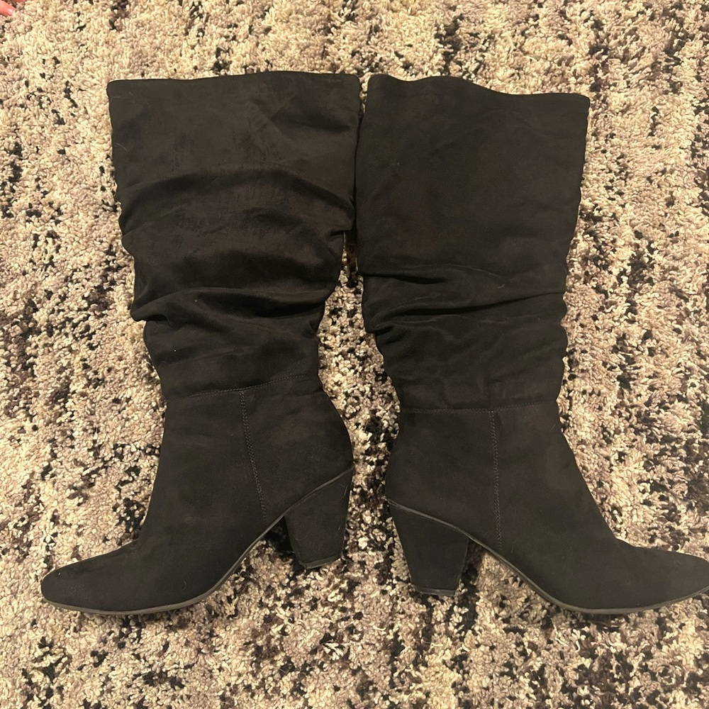 Super cute black boots